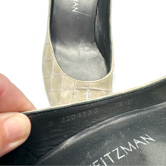 Stuart Weitzman Logoanna Pebble Sioux Crocodile Print Peep Toe Pumps - Picture 9 of 9